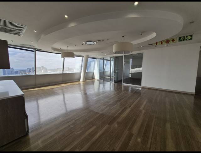 521M² OFFICE TO LET IN SANDHURST